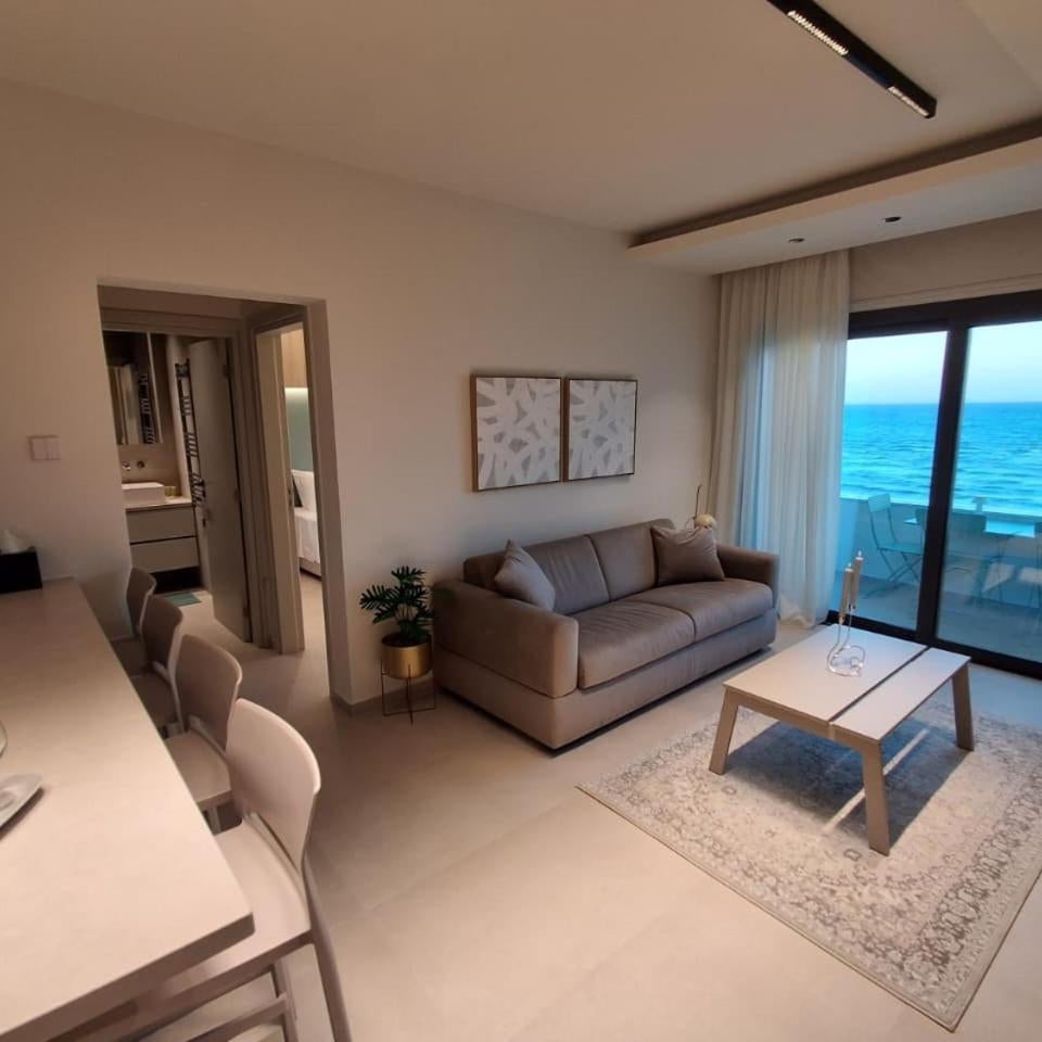 Lazuli Sea View & Pool Ap 502