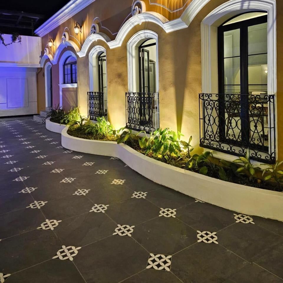 Remfort Hotel Antigua Thumbnail