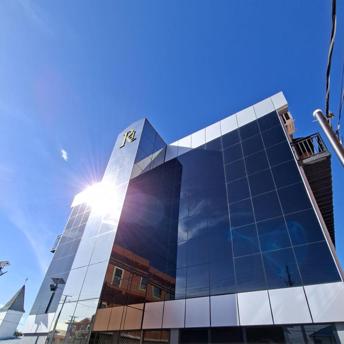 Rey'z Hotel and Suites Thumbnail