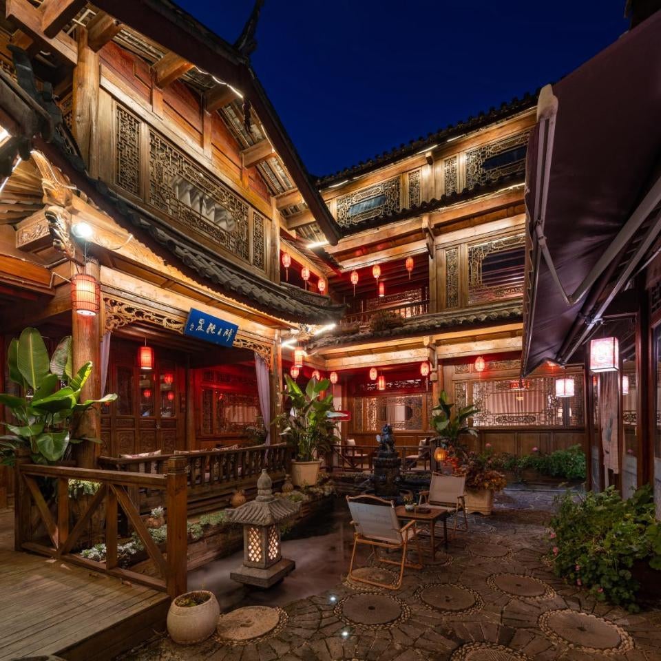 Jinli Chinese Courtyard Hotel 丽江锦里中式庭院客栈