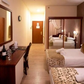 Aristocrat Hotel Glatt Kosher Thumbnail