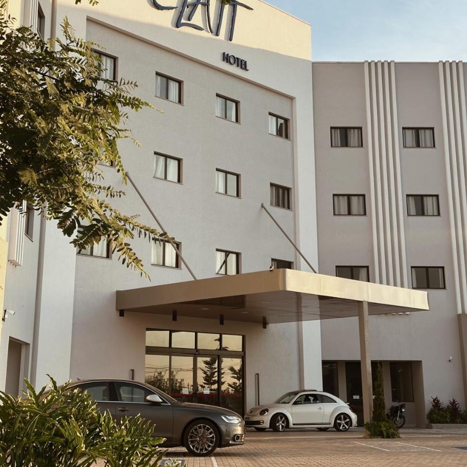 Clatt Hotel