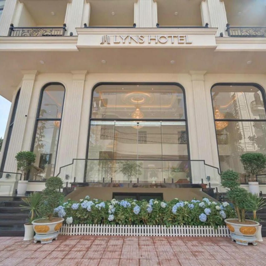 LYNS HOTEL Thumbnail
