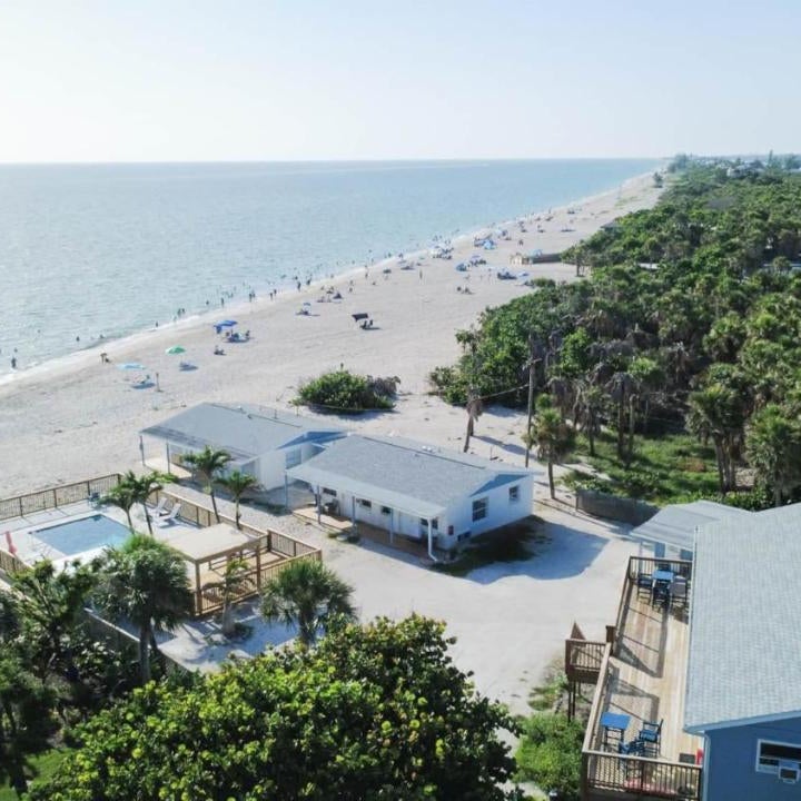 Seafarer Beach Resort - Ocean View with a Pool on the Beach
