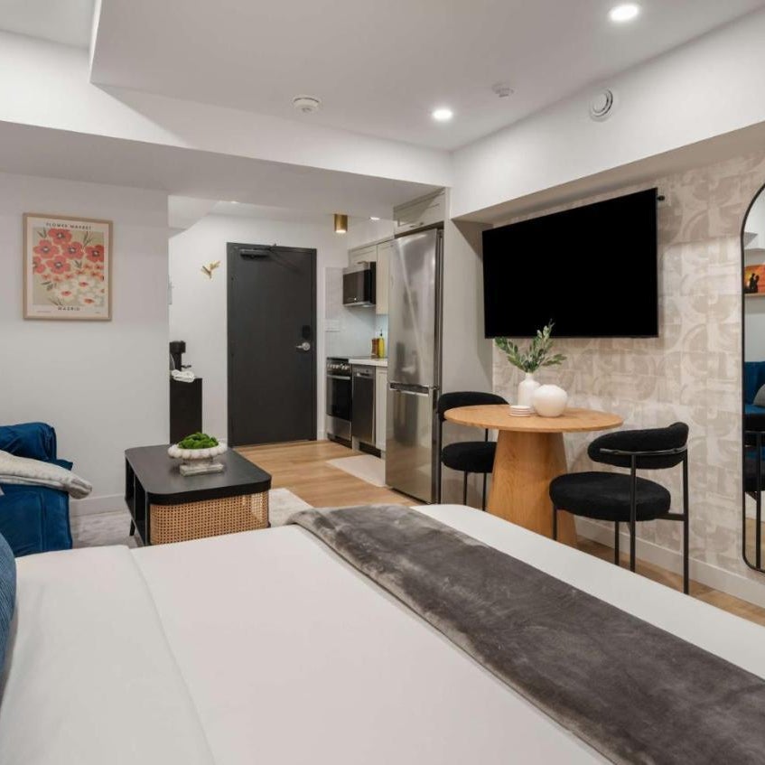 The McCaul by Casa Hotels Cozy Kensington Basement