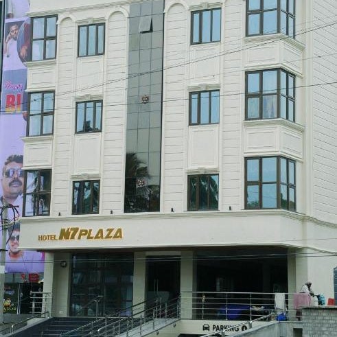 Hotel M7 Plaza