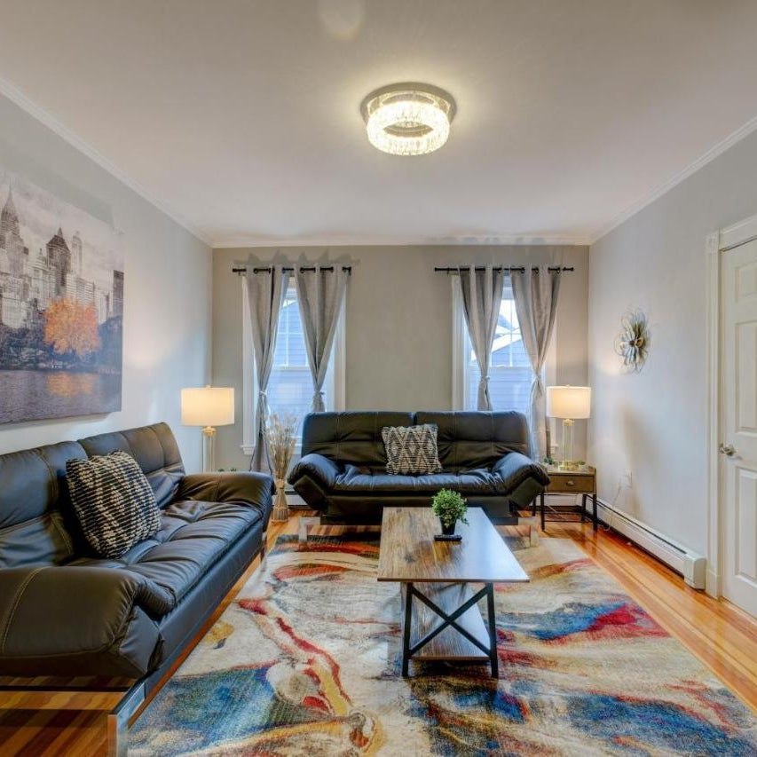 Spacious 2BR Apt Thumbnail