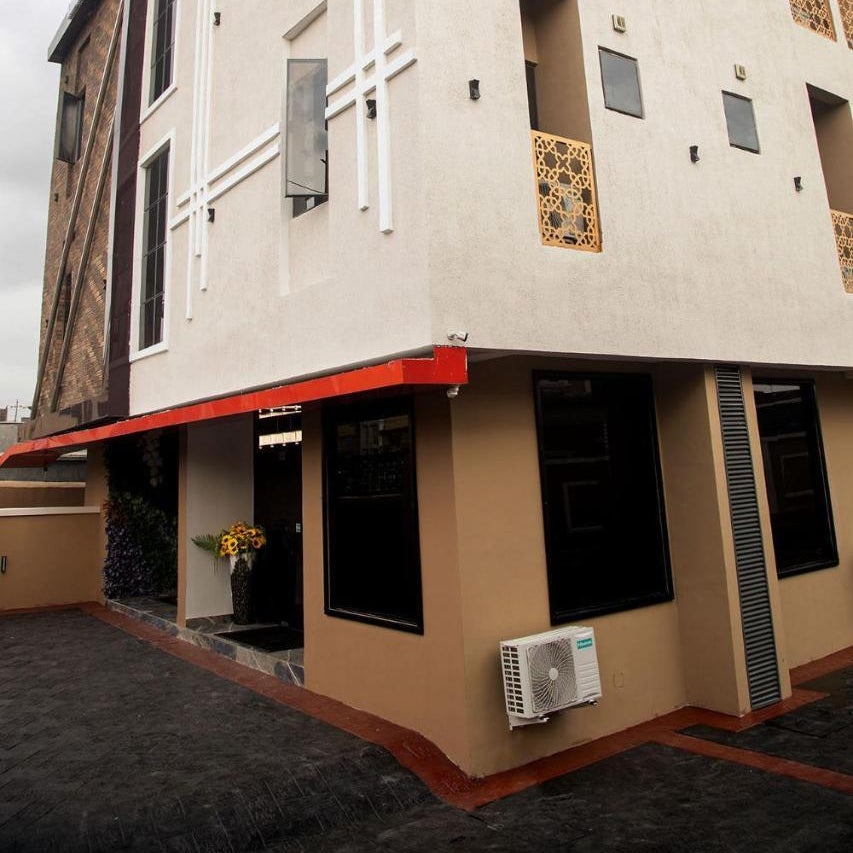 Kaashmeen Hotel & Suite
