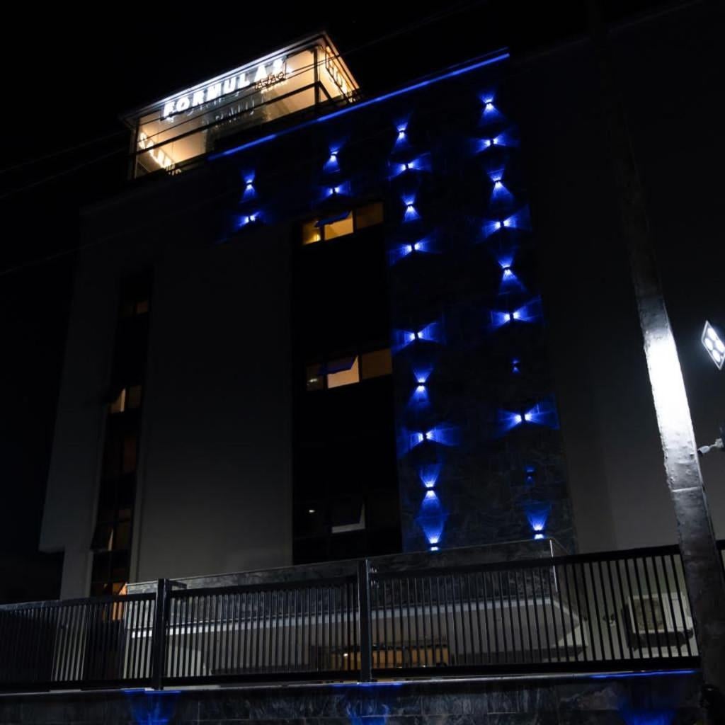 Formula 2 Hotels and Suites Thumbnail