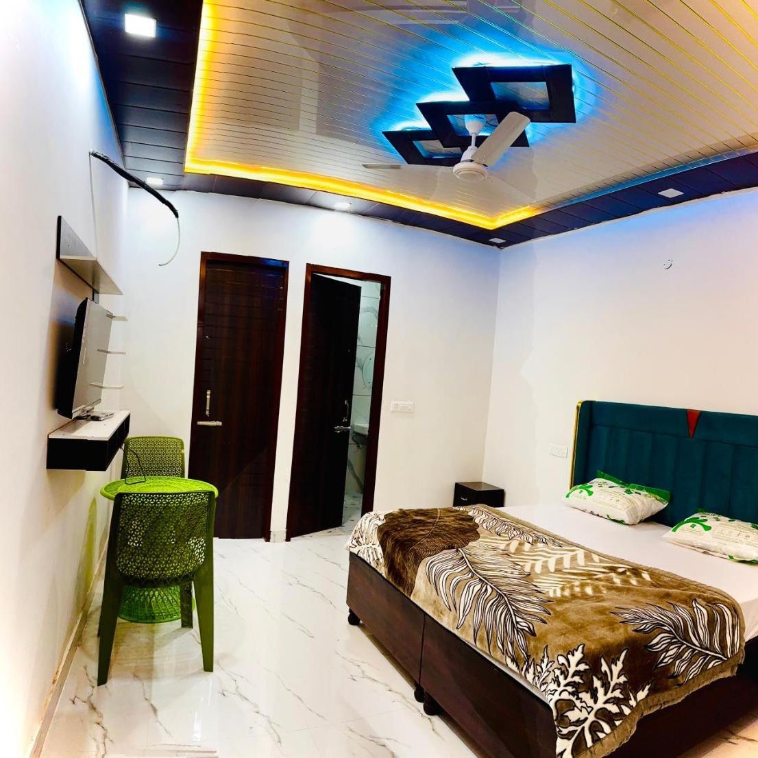 Hotel Brothers Near Tau Devi Lal Stadium