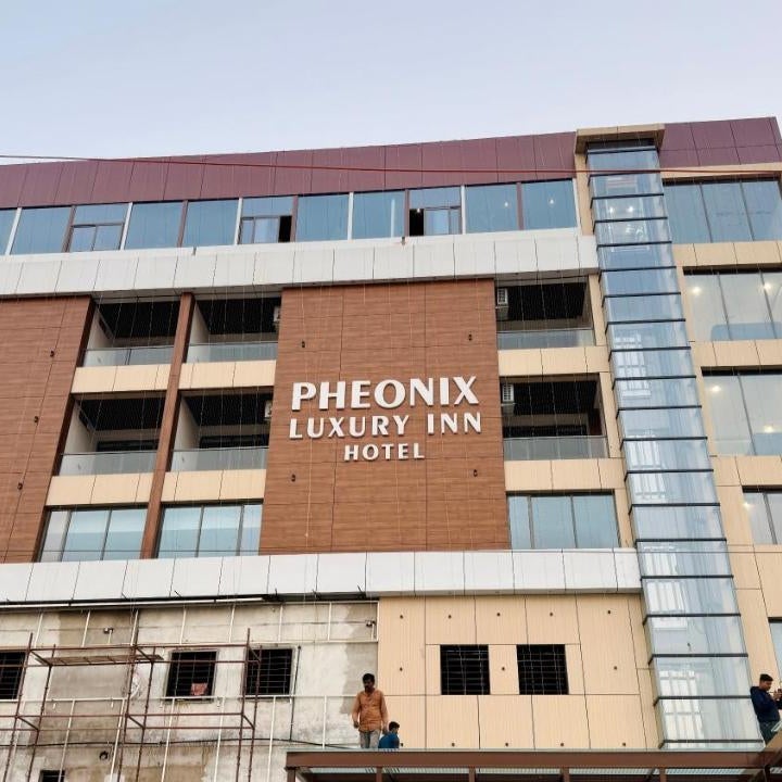 PHEONIX LUXURY INN