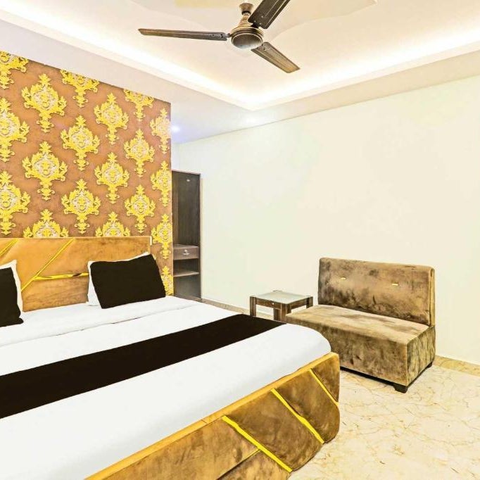 Super OYO Hotel O Civil lines Bareilly Formerly Neelam Inn