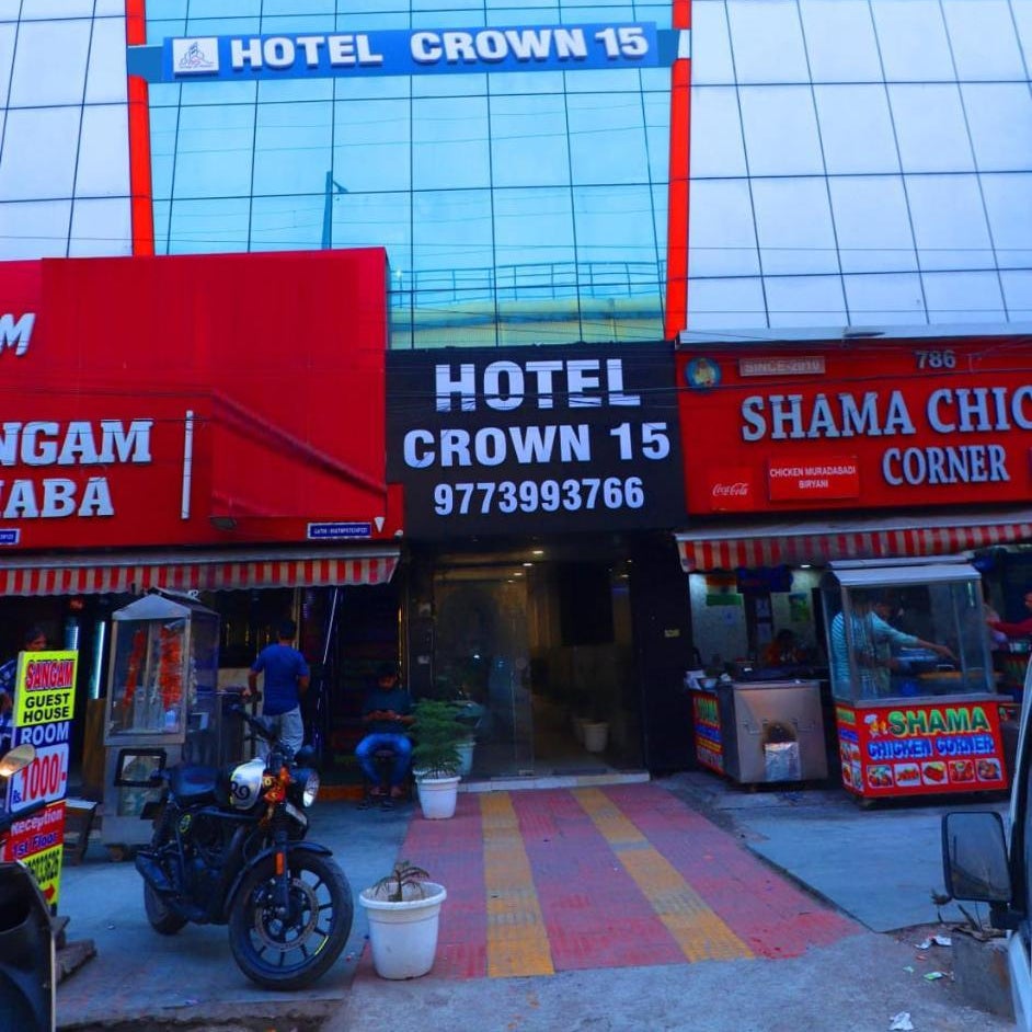 FabHotel Crown 15 - Noida Sector-15 Metro Station