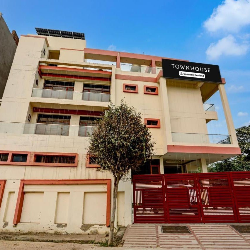 Super OYO Townhouse Gomti Nagar Sector 1 Formerly The Gahmar Inn