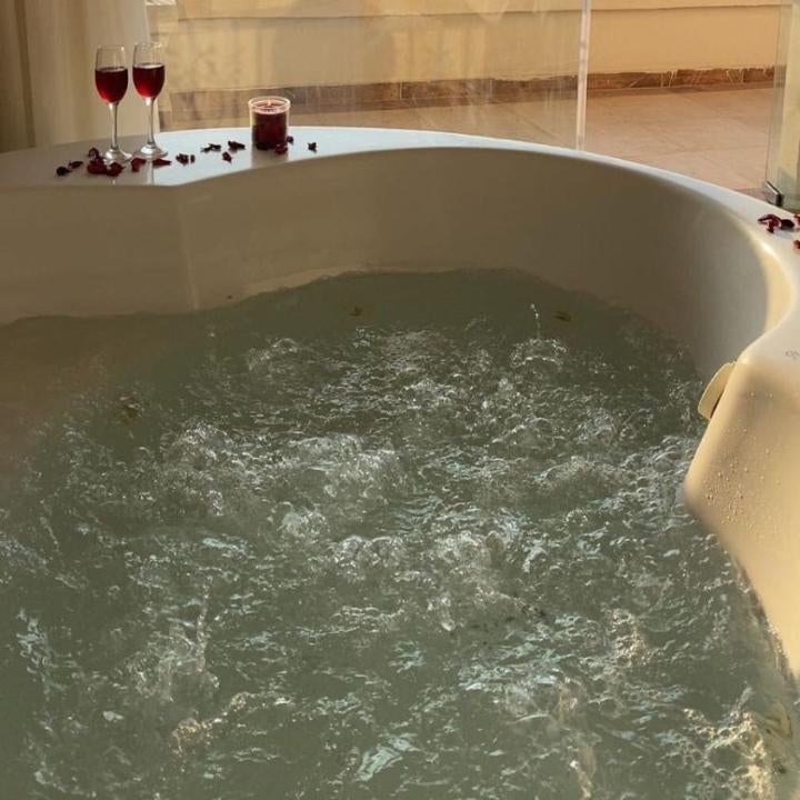 Maat Pyramids View Inn & Jacuzzi