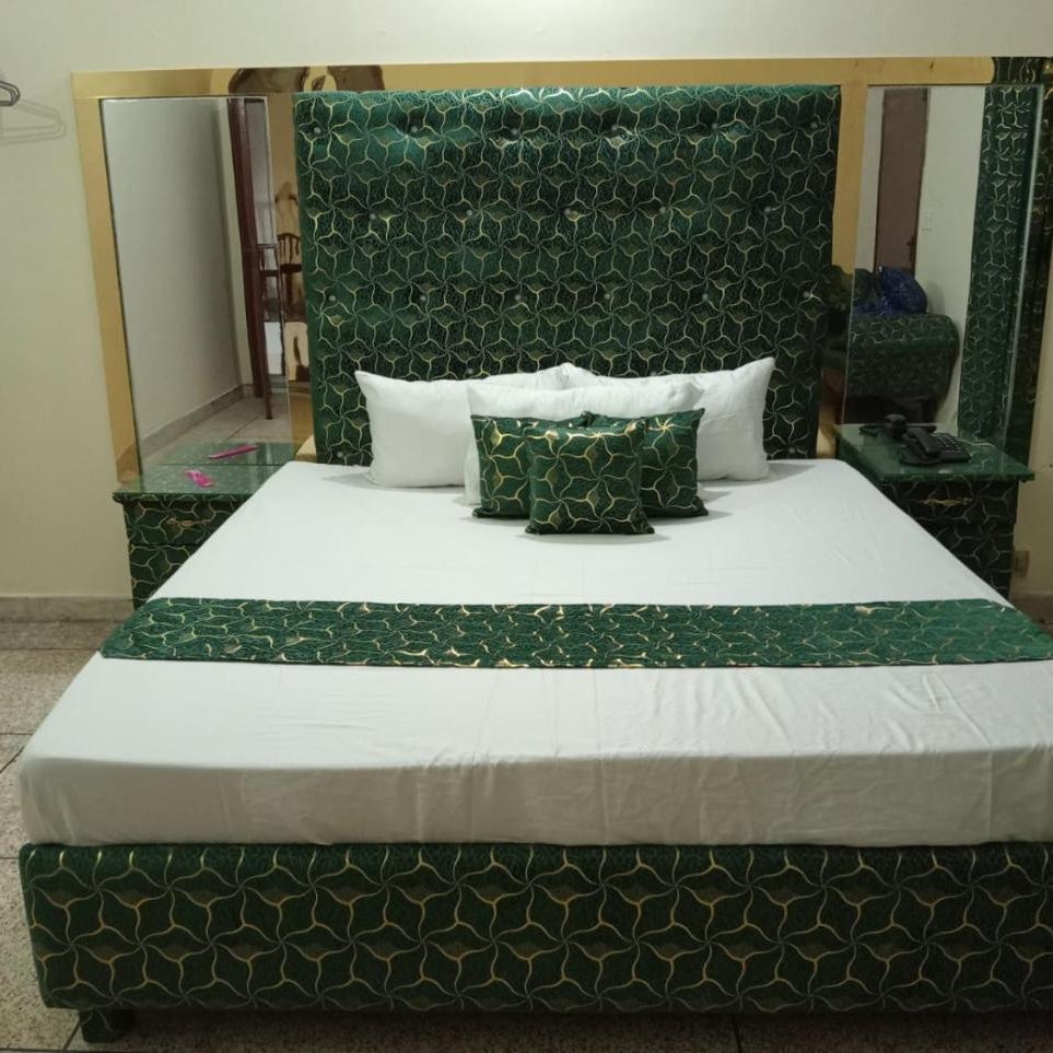 Hotel Four Season Thumbnail