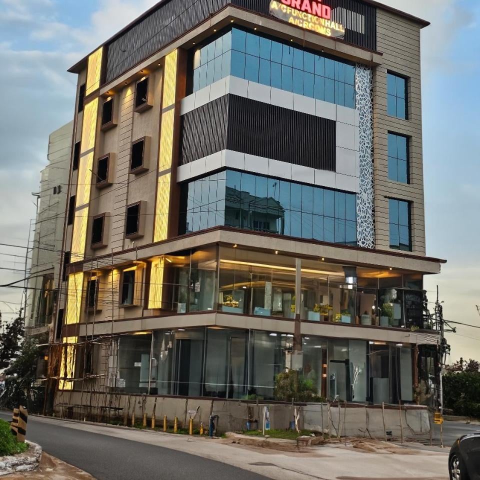 DVR GRAND-AC Rooms