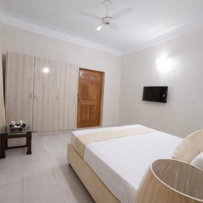 The grand comfort inn Thumbnail