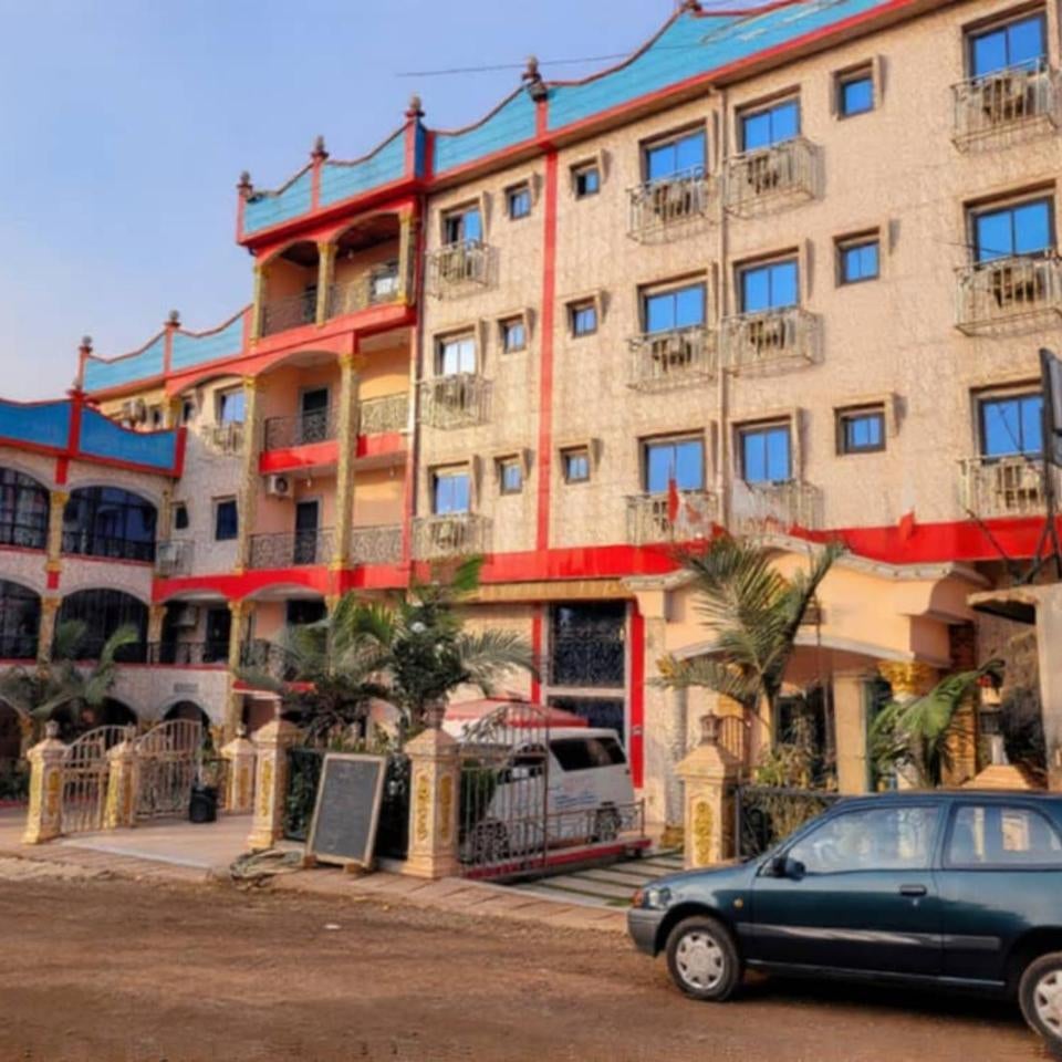 lynna hôtel Thumbnail