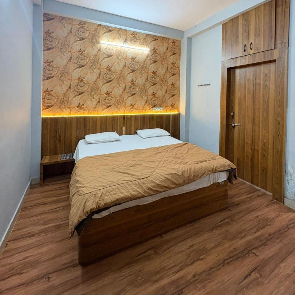 Hotel Tara Palace Near Mahakal Mandir 