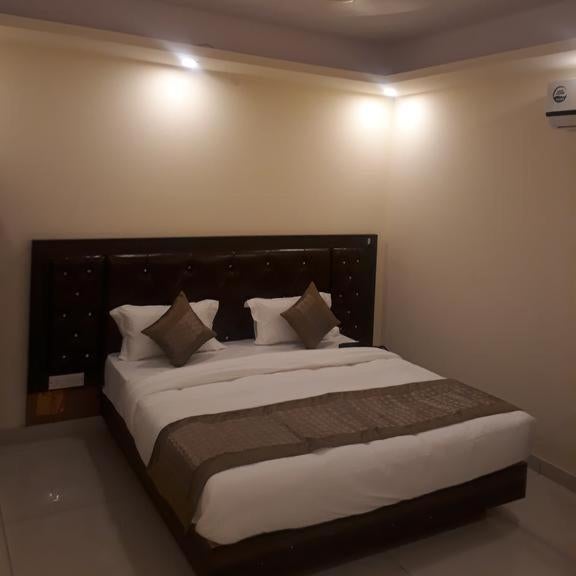 Hotel Claytone Near Delhi Airport Thumbnail