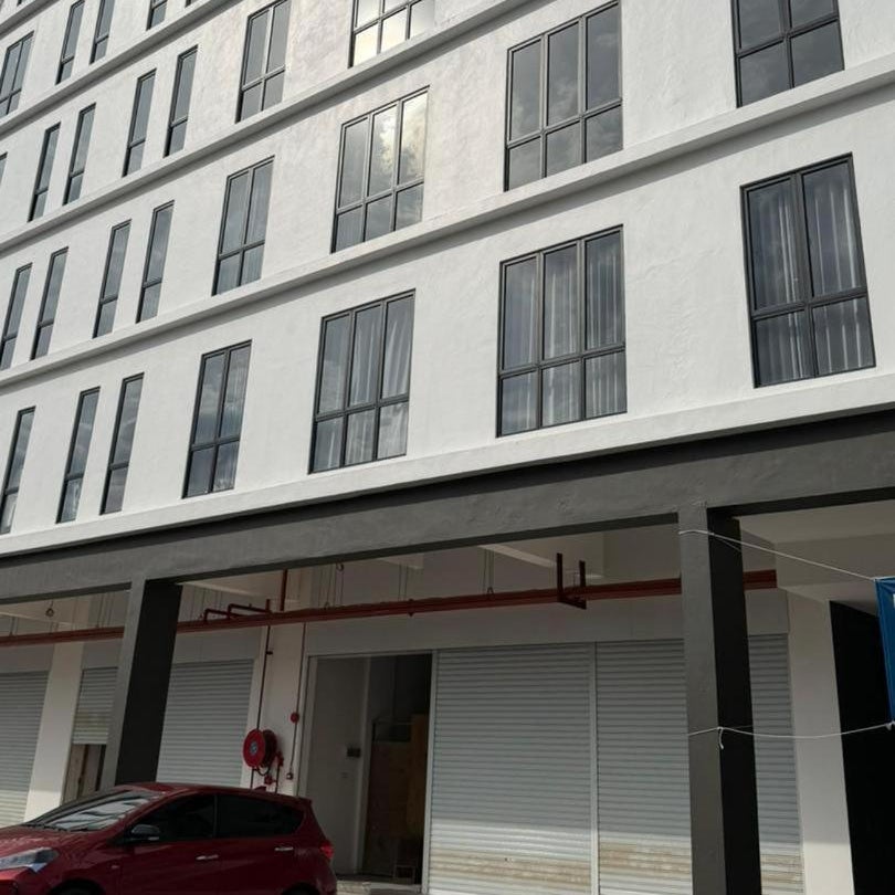 Roxy Hotel & Apartment Lawas