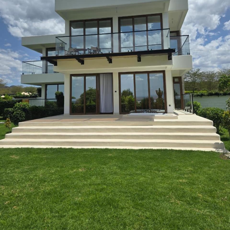 Lake Elementaita Flamingo Bay Thumbnail