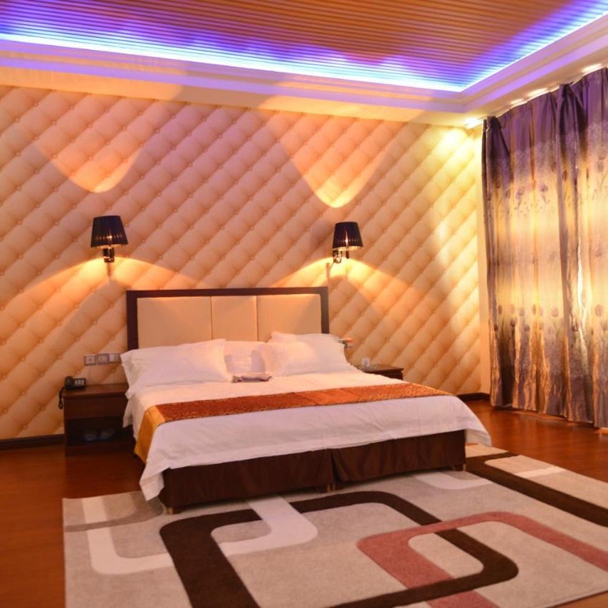 Train Luxe Hotel Thumbnail
