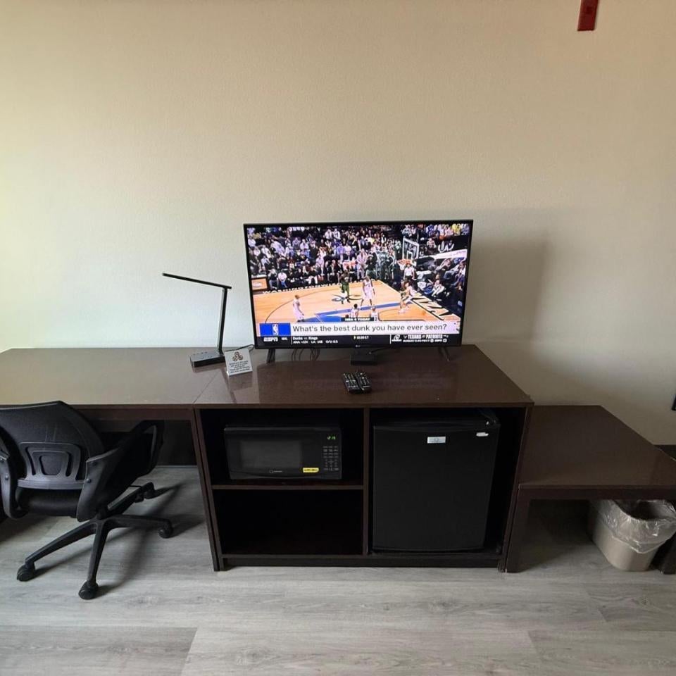 Regency Inn & Suites Thumbnail