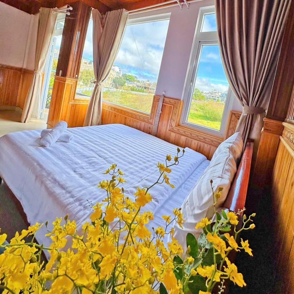 KAT HOTEL - 18 Bùi Thị Xuân
