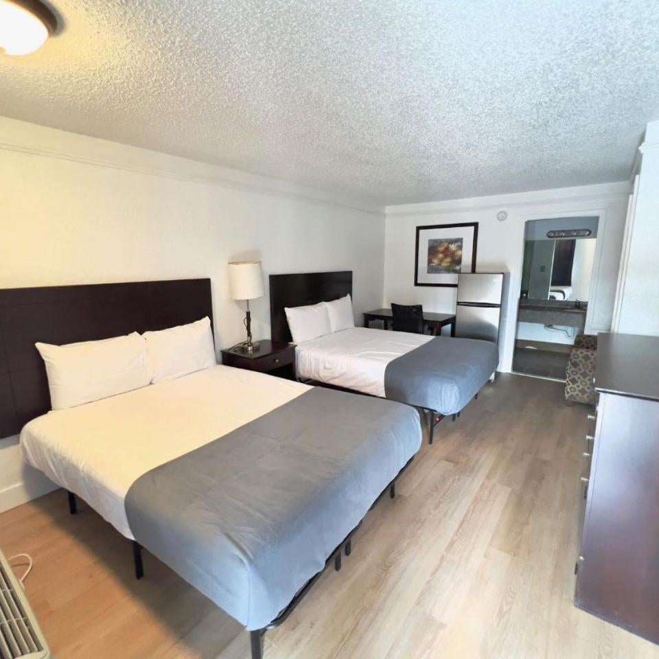 Airport Inn