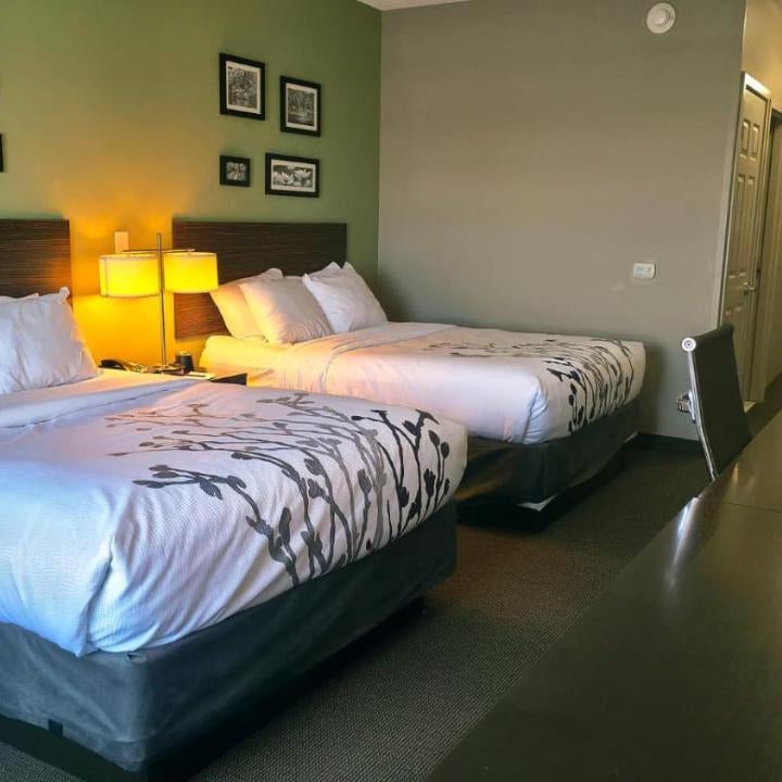 Express Inn & Suites Thumbnail