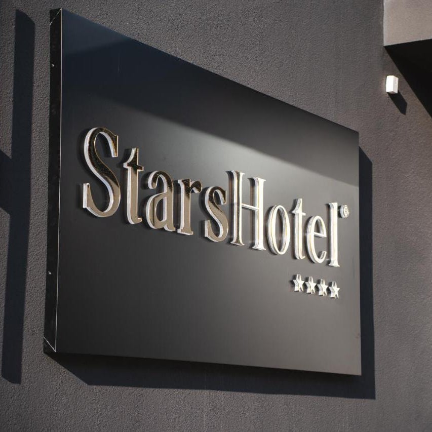 Stars Hotel