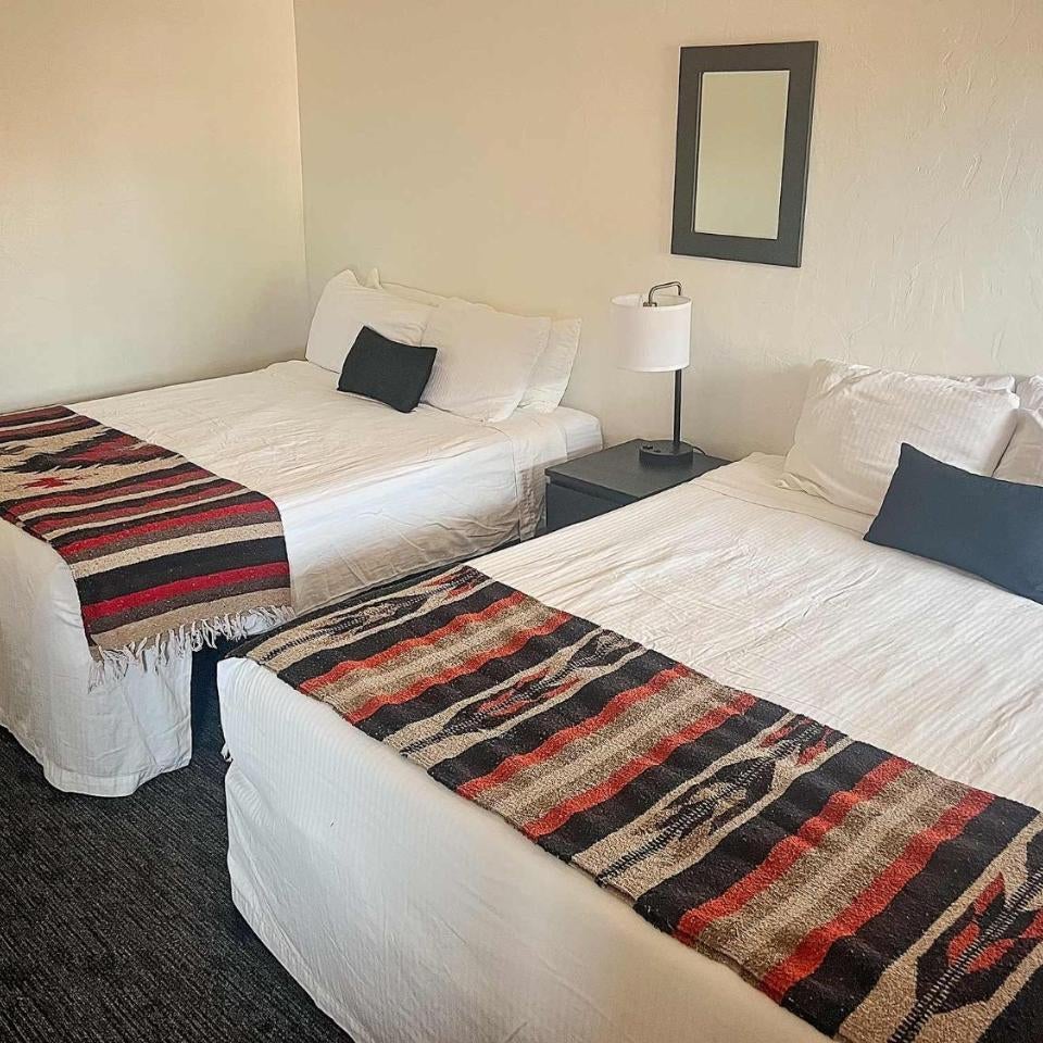 Calf Creek Falls Mini-Suite w/ Kitchenette Thumbnail