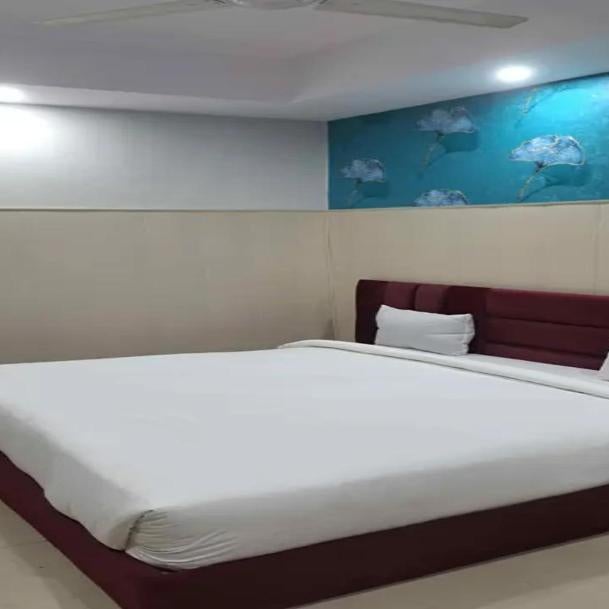 FabHotel Crown Residency