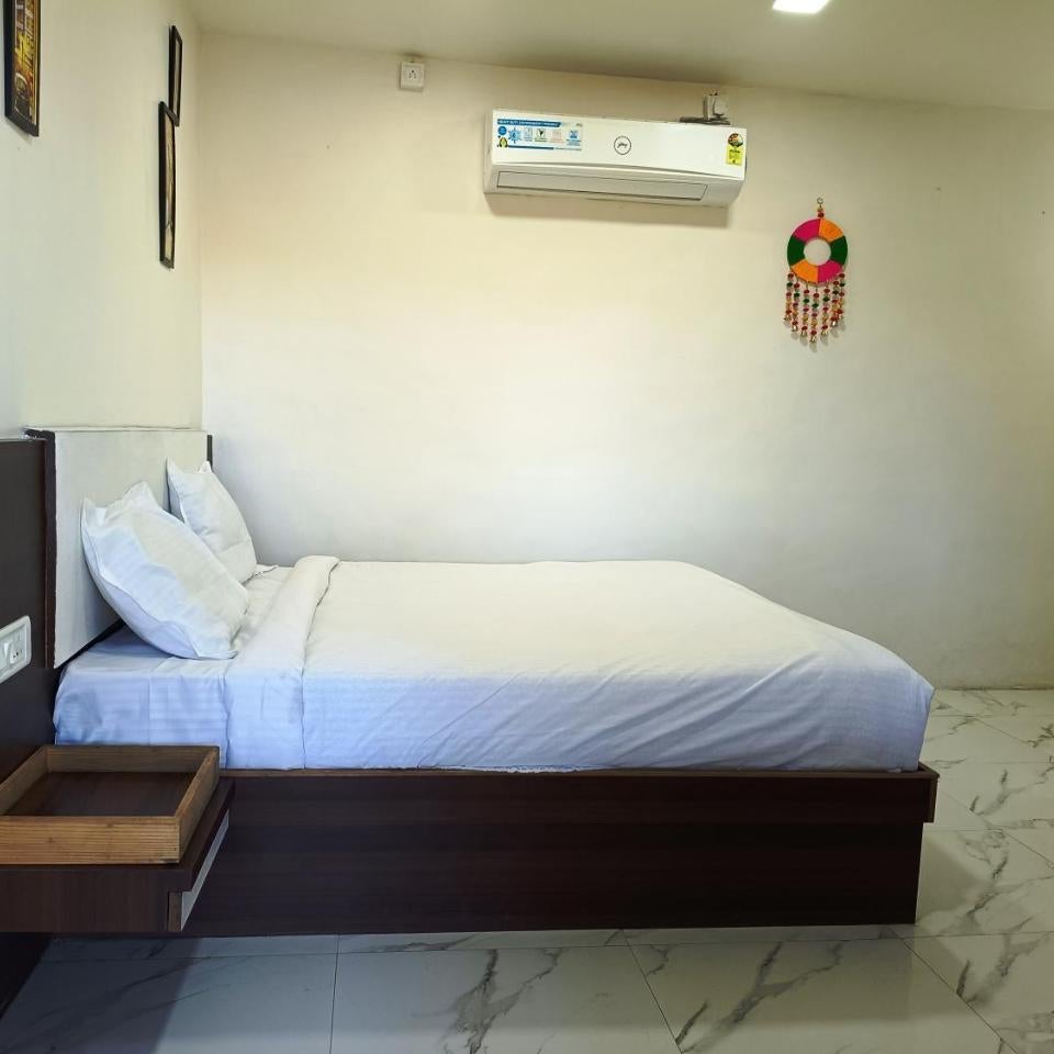 Richi Rich Hill Resort 