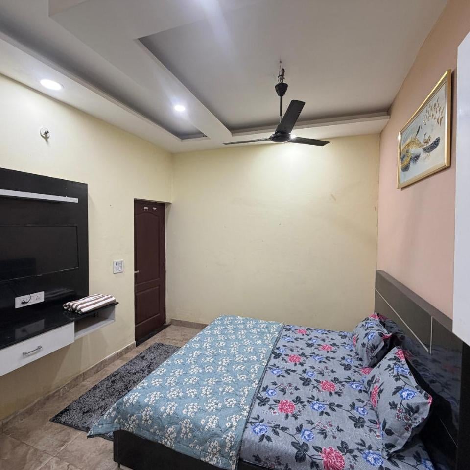 HOTEL CROWN ESTATE - Feel Comfort