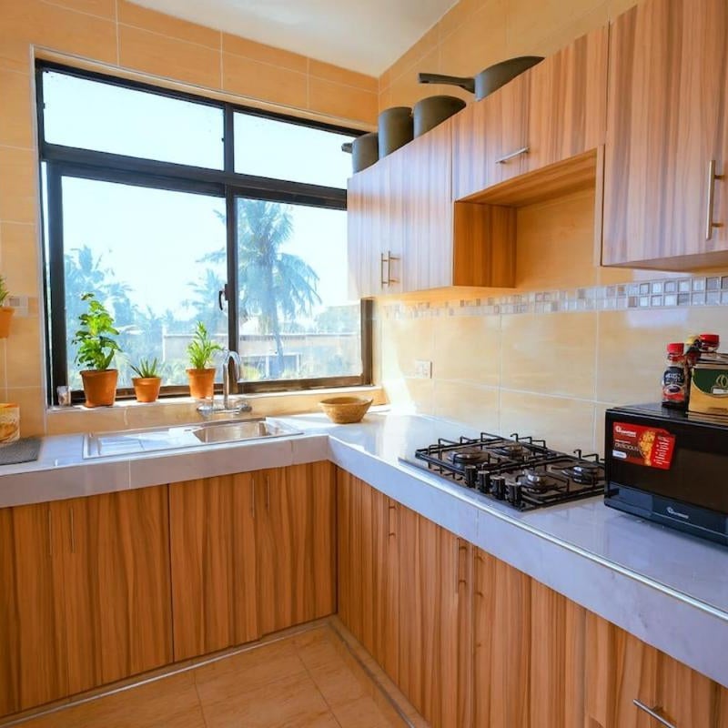 Diani Luxe Villa spacious studio suite with private kitchen, 600m from the beach