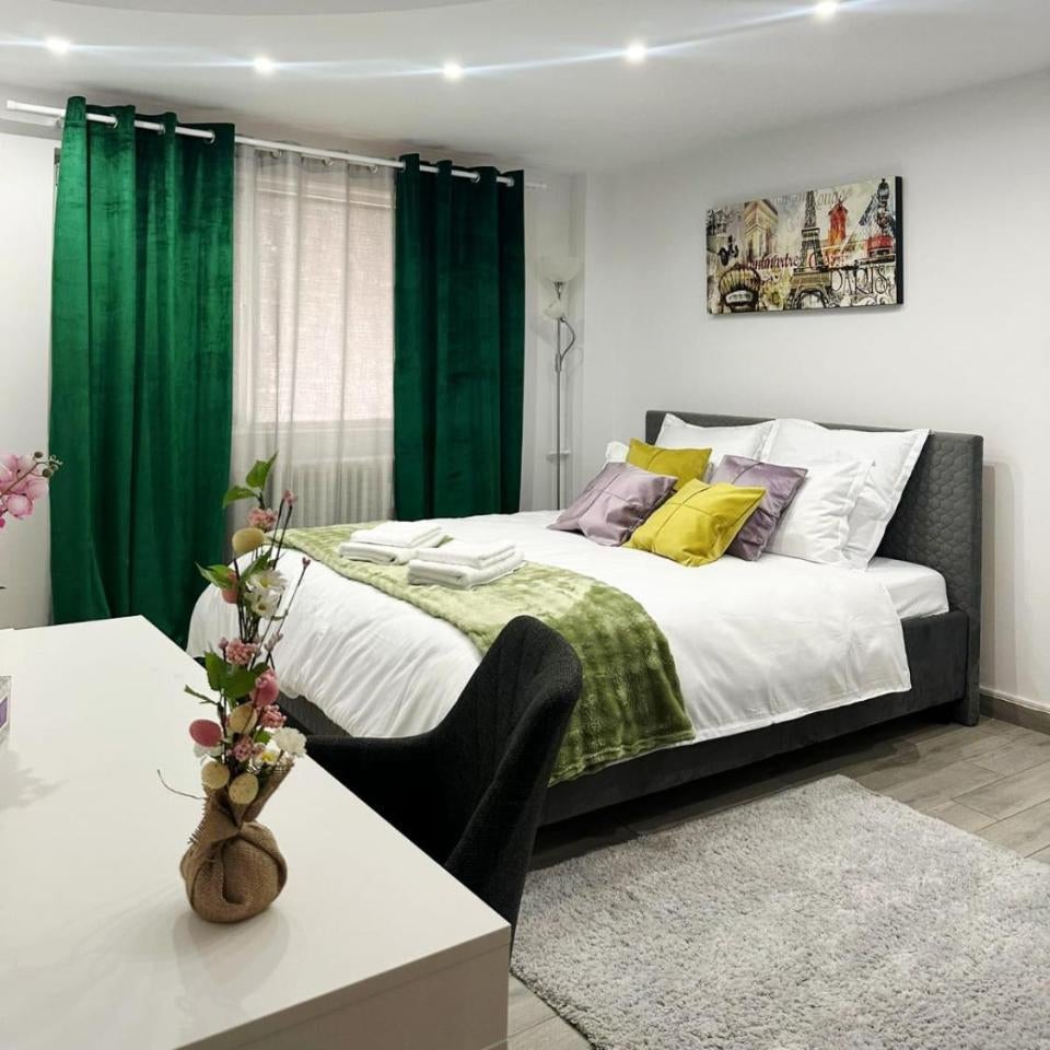 PRIME Studio Iasi 1 Min Walk to Palas Mall - Free Parking