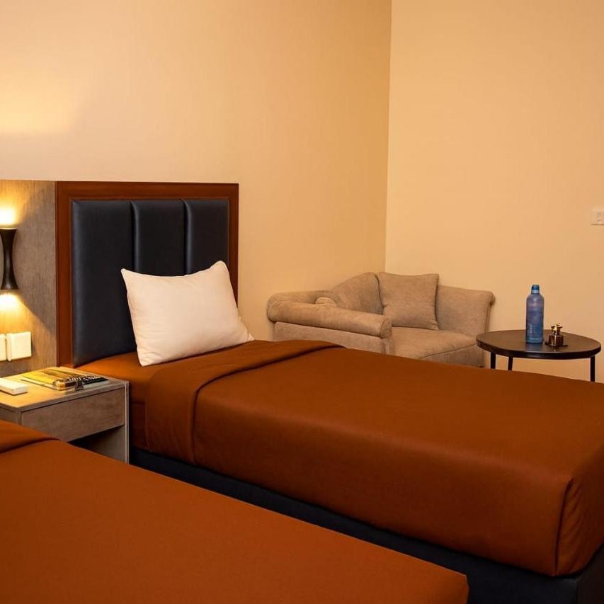 Crown Comfort Stays Thumbnail