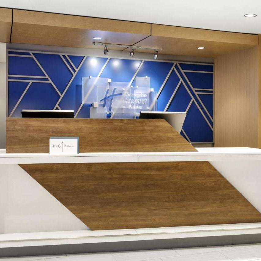 Holiday Inn Express & Suites Miami Intl Airport - 36th St by IHG