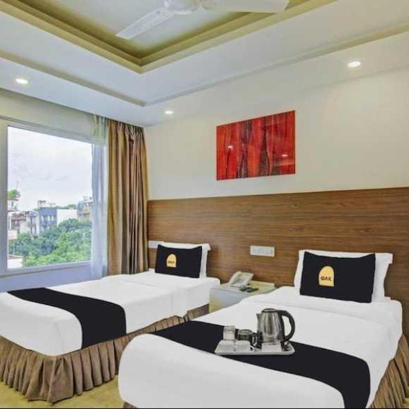 Super OYO Townhouse Oak Fazalganj Formerly RR Grand