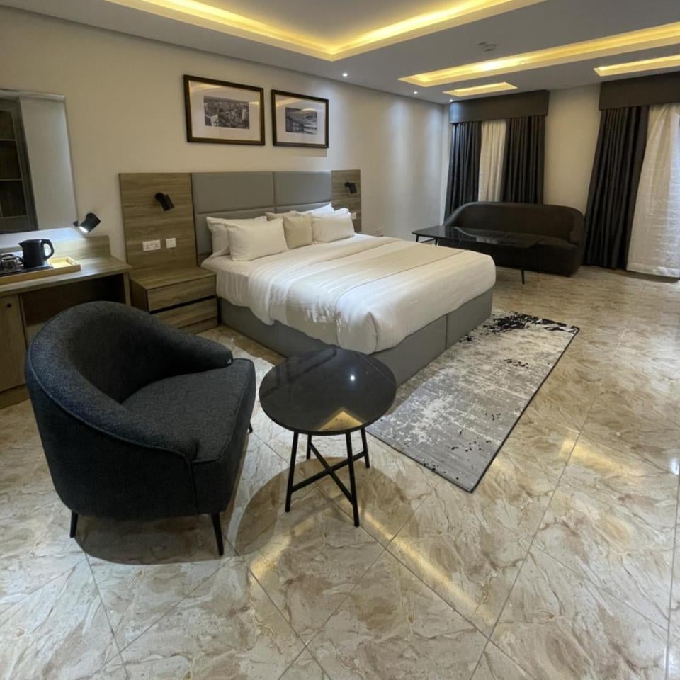 Ringruby Hotel, Oladipo Bateye Thumbnail