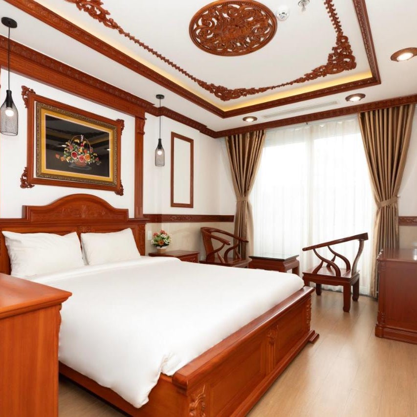 Quan Cuong Da Nang Beach Hotel
