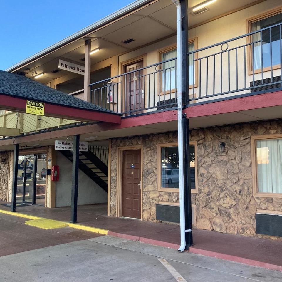 Woodward Inn & Suites
