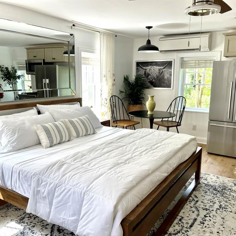 Buttonwood Hotel 1 - Boutique Accommodations Thumbnail