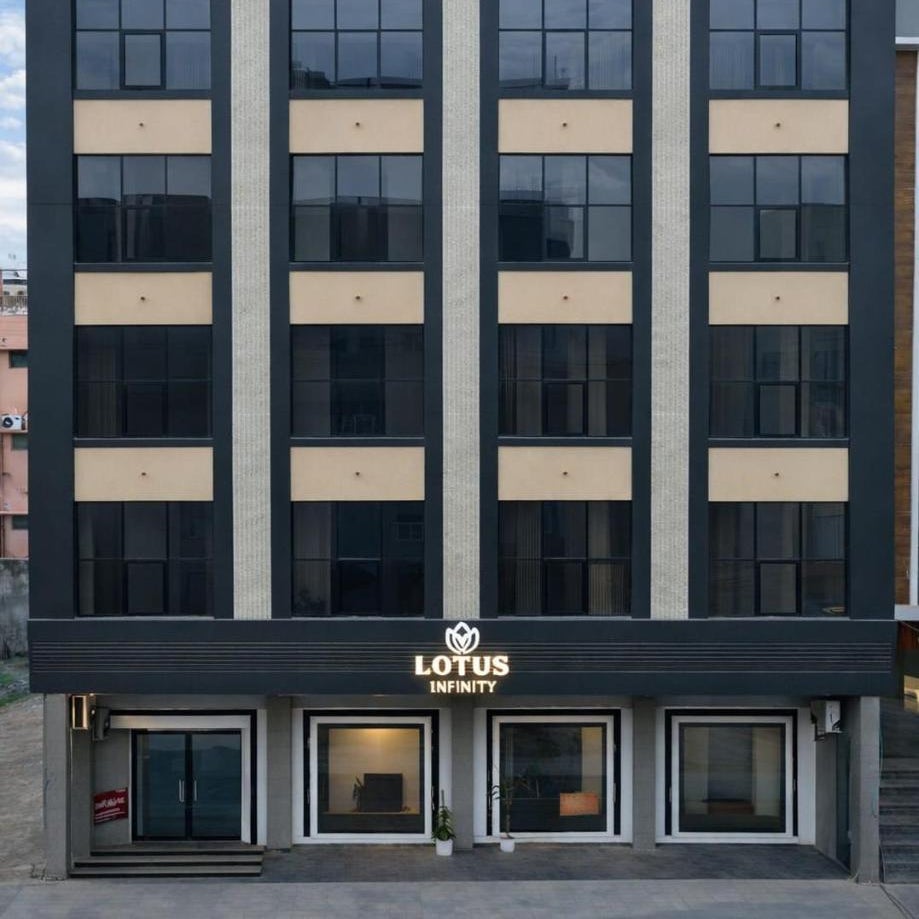 Hotel Lotus Infinity