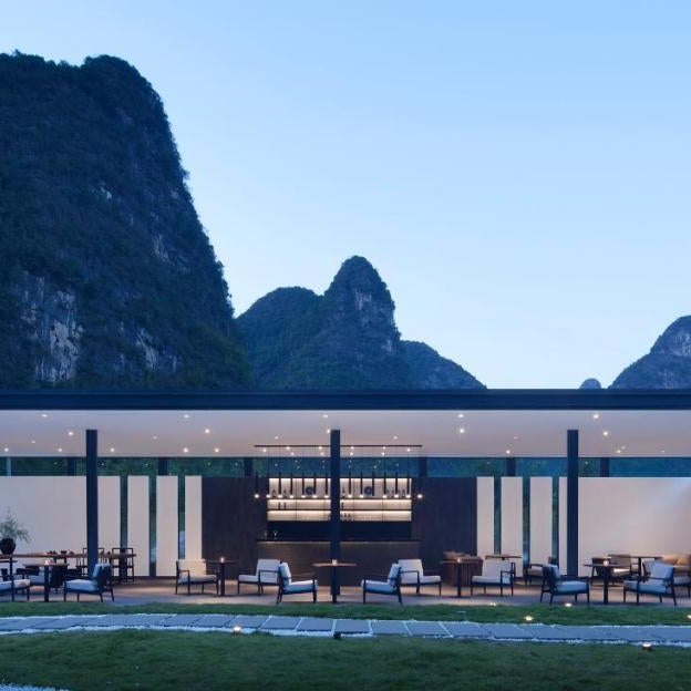 The Floral Dreamscape Retreat - Yulong Romance Park Branch - Tailor Made Tours & Complimentary Breakfast and Laundry Service