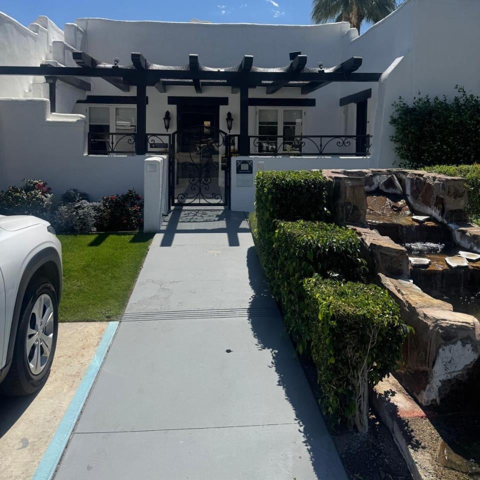 Gloria Palm Springs