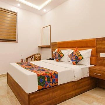 HOTEL AMBASSADOR SUKHNA LaKE